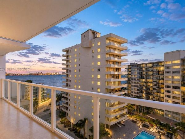 218 SE 14th St, Unit 1203, Miami, FL 33131