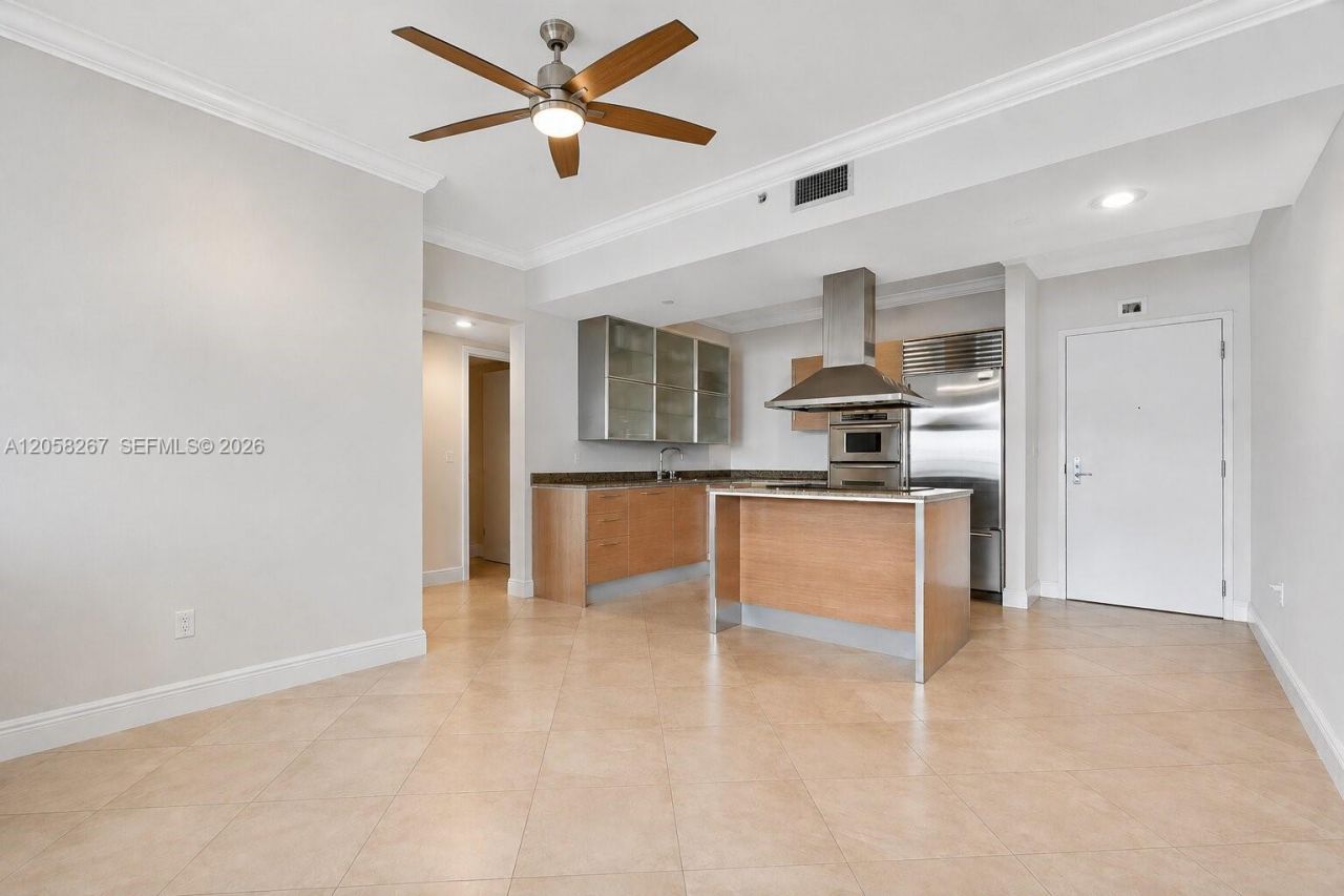 218 SE 14th St, Unit 1203, Miami, FL 33131 Photo