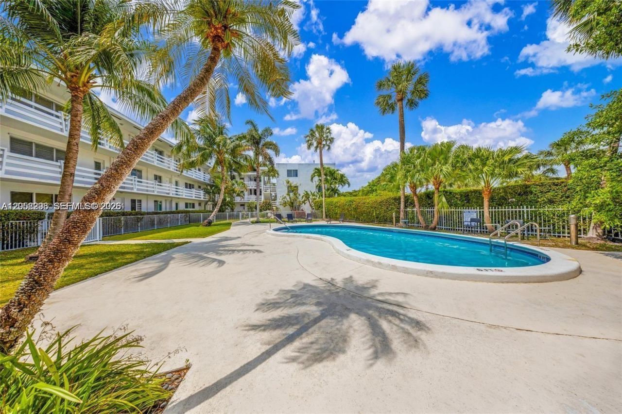 1631 NE 114th St , Unit 307, Miami, FL 33181 Photo