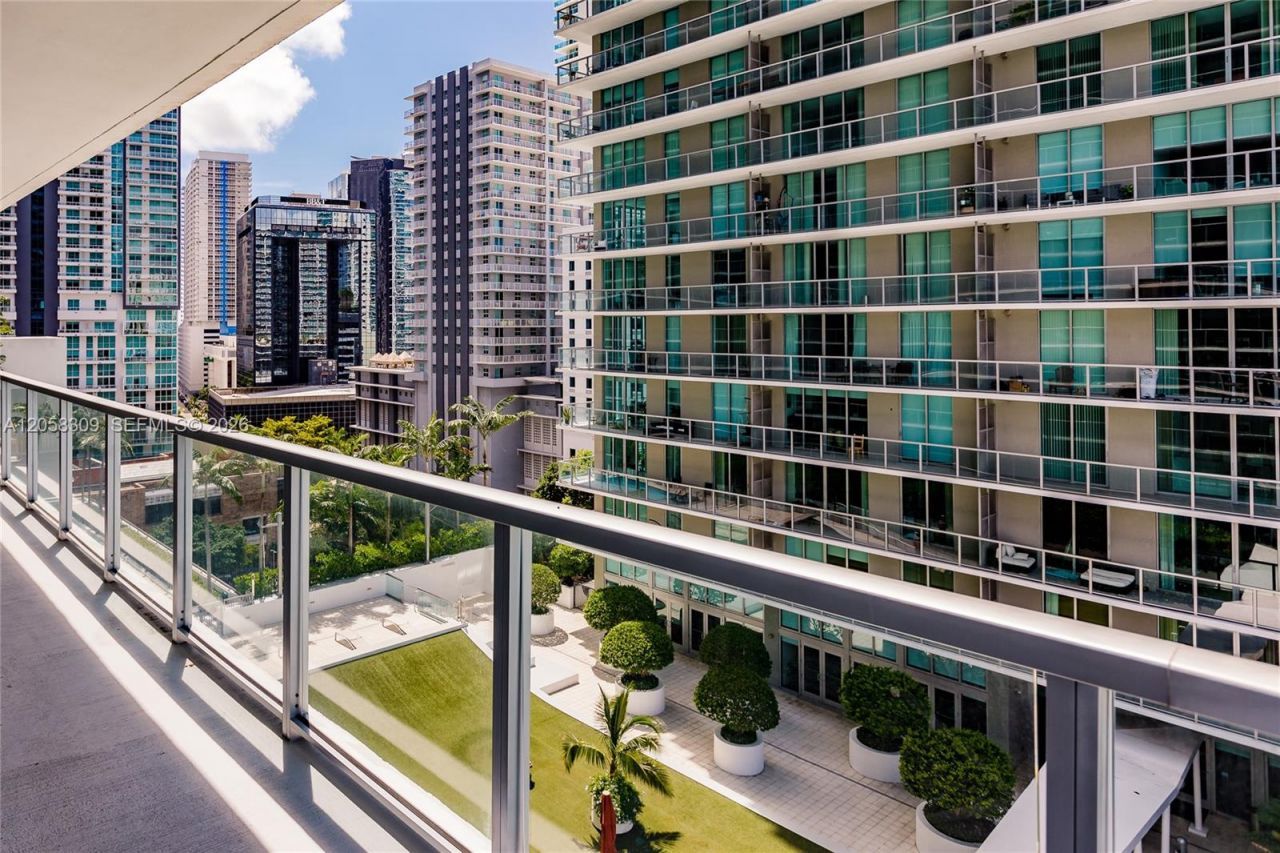 1111 SW 1 Av , Unit 1414-N, Miami, FL 33130 Photo