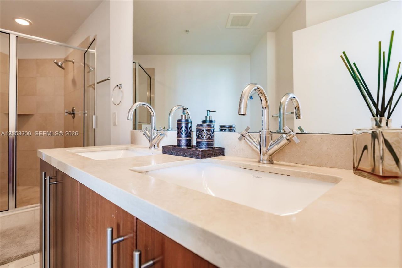 1111 SW 1 Av , Unit 1414-N, Miami, FL 33130 Photo