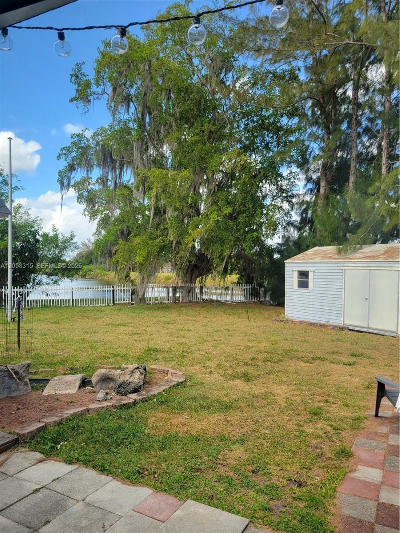 6605 NW 80th Ct, Tamarac, FL 33321 Photo