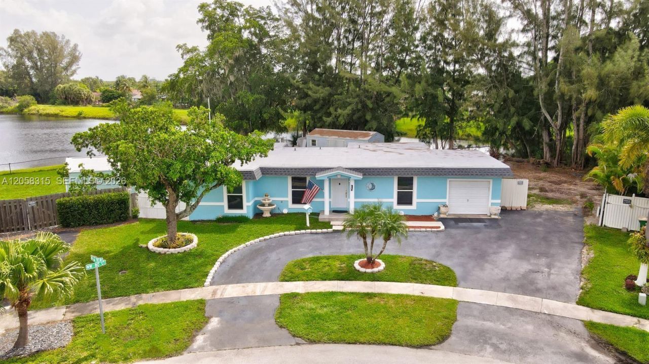 6605 NW 80th Ct, Tamarac, FL 33321 Photo