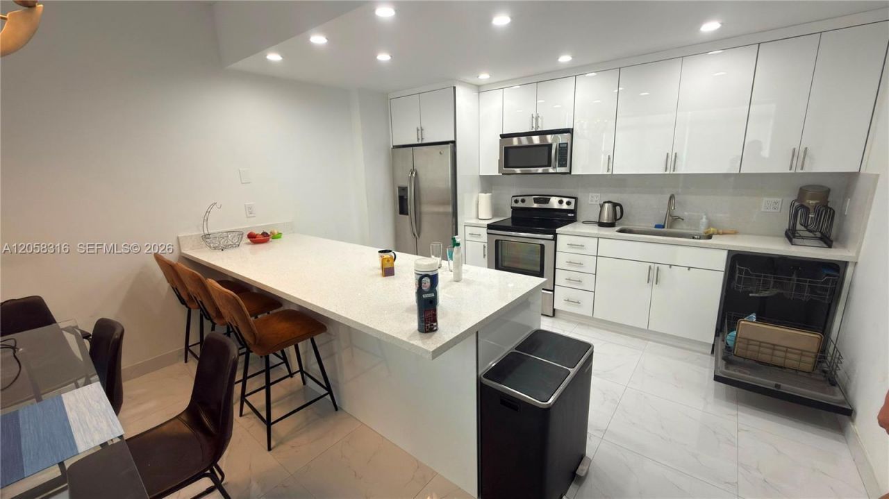 600 NE 36th St , Unit T1, Miami, FL 33137 Photo