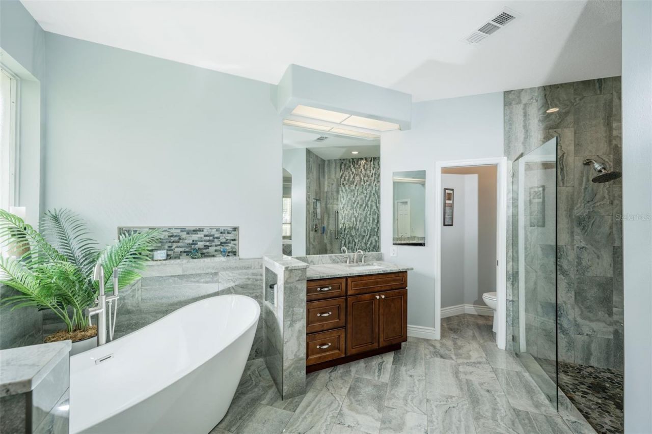 5429 Burnt Hickory Drive, Valrico, FL 33596 Photo