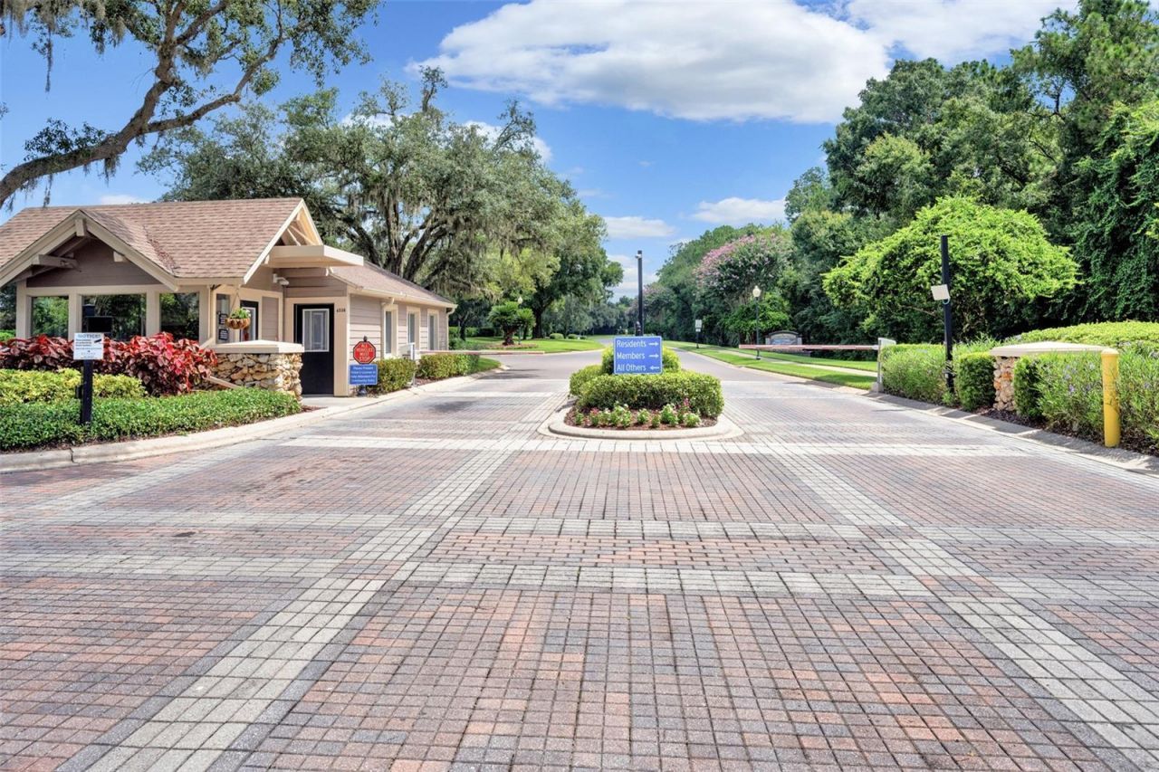 5429 Burnt Hickory Drive, Valrico, FL 33596 Photo