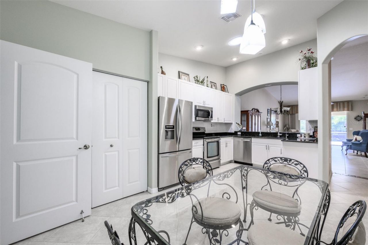 327 Monaco Drive, Unit 12, Punta Gorda, FL 33950 Photo
