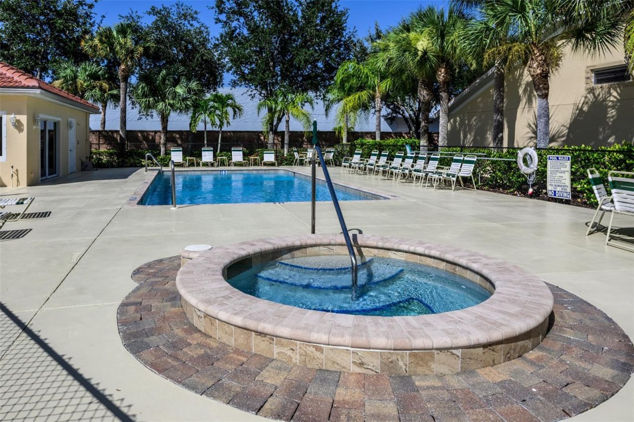 327 Monaco Drive, Unit 12, Punta Gorda, FL 33950 Photo