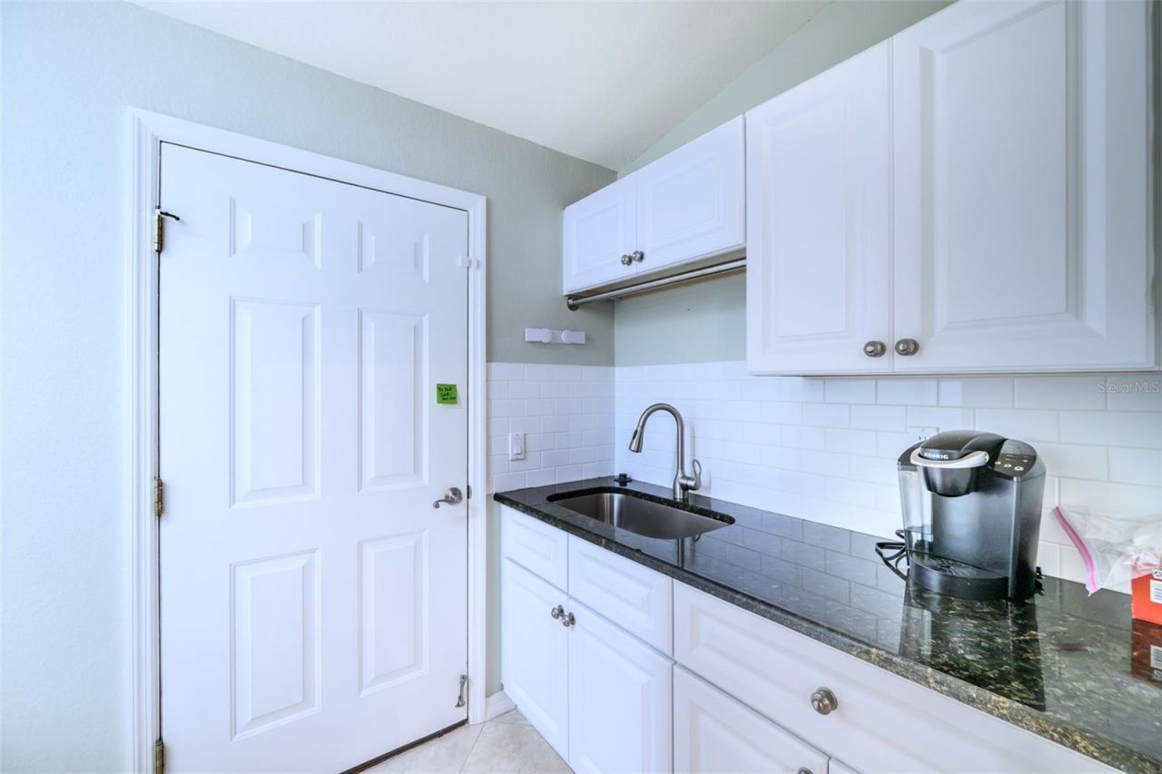 327 Monaco Drive, Unit 12, Punta Gorda, FL 33950 Photo