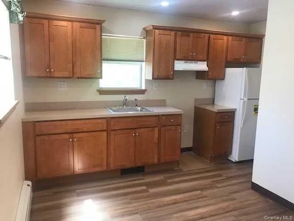 39 Hooker Apt 3 Avenue, Unit 3, Poughkeepsie, NY 12601