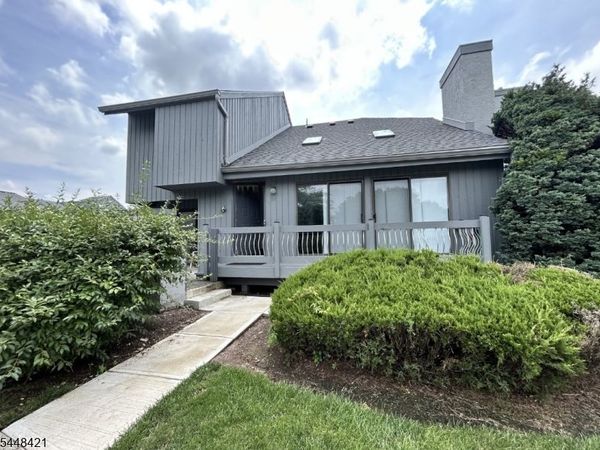 89 Linda Ln, Edison, NJ 08820