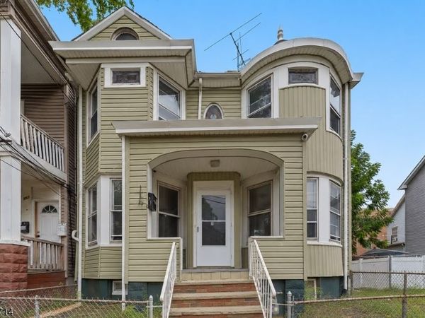947 William St, Elizabeth, NJ 07201