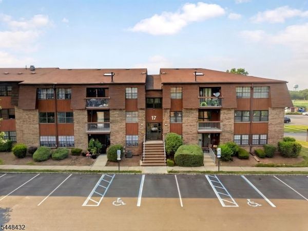 204 Sierra Ct, Woodbridge, NJ 07095
