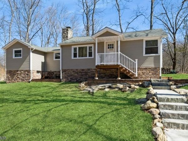 100 Poplar Ln, Vernon, NJ 07422
