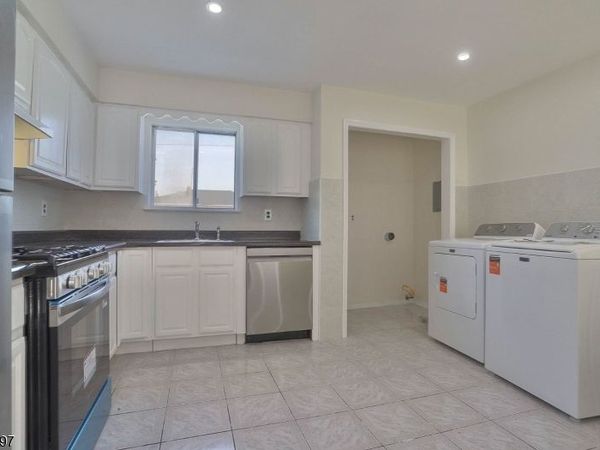 220 Astoria Pl, Unit 2, Union, NJ 07083
