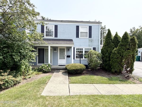 3752 Lakepointe Drive , Northwood, OH 43619