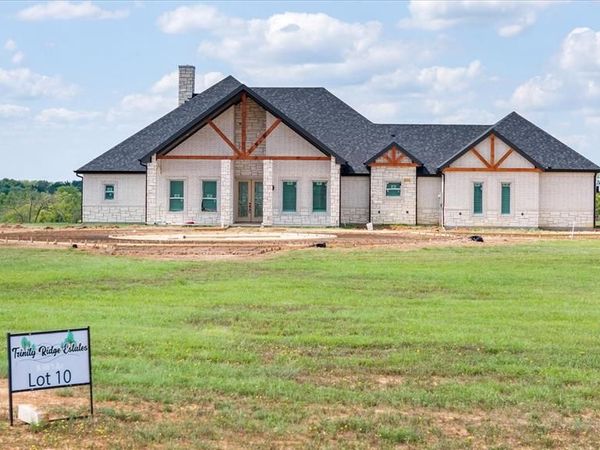 450 Trinity Ridge Drive, Stephenville, TX 76401