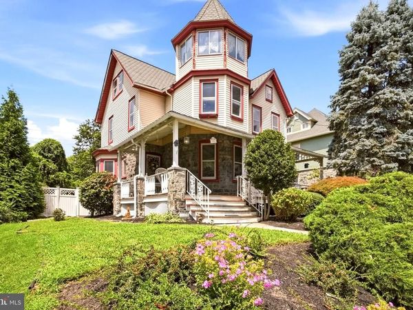 19 W HINCKLEY AVENUE, RIDLEY PARK, PA 19078