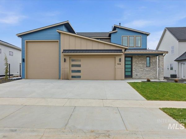 7818 Flathead Lake St, Eagle, ID 83616