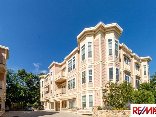 61 Bolton Street, Unit 101, Cambridge, MA 02140