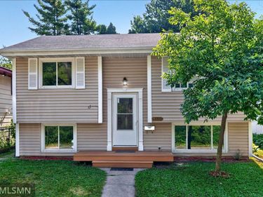 3454 Indiana Avenue N, Robbinsdale, MN 55422