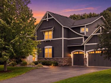 3025 Fairway Drive, Chaska, MN 55318