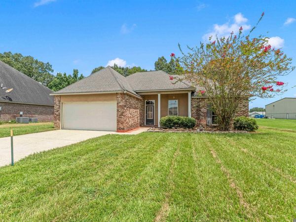 36484 Crestway Ave, Prairieville, LA 70769