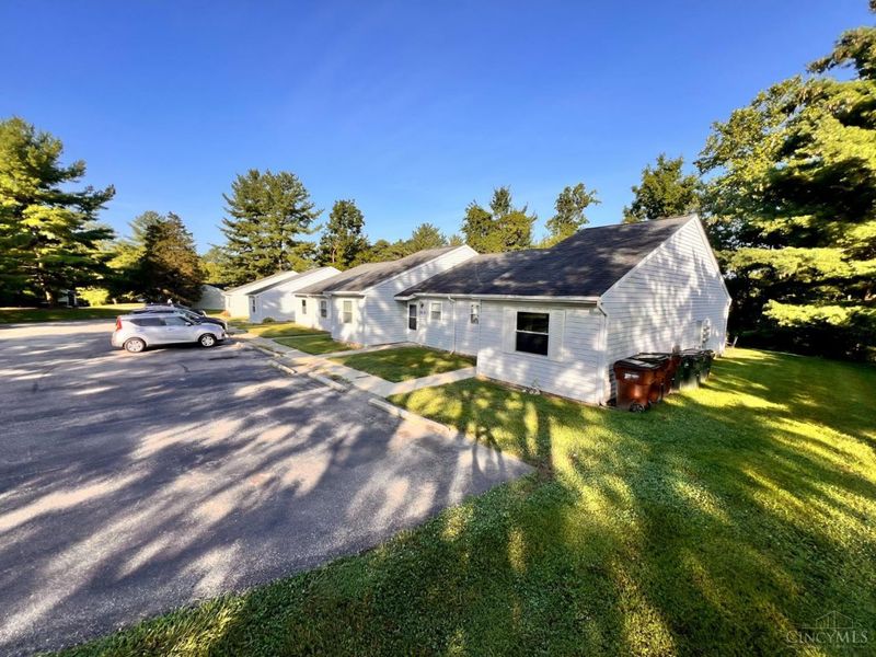 3607 Parfore Court, Pierce Twp, OH 45245 Photo 2