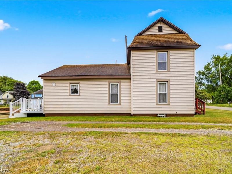 400 Jennie Street, Conneaut, OH 44030 Photo 2