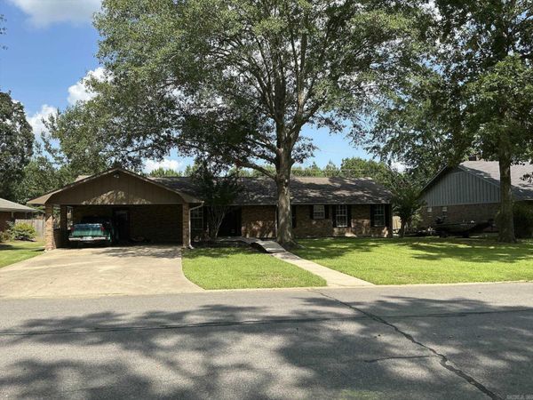 1015 ASH, Crossett, AR 71635