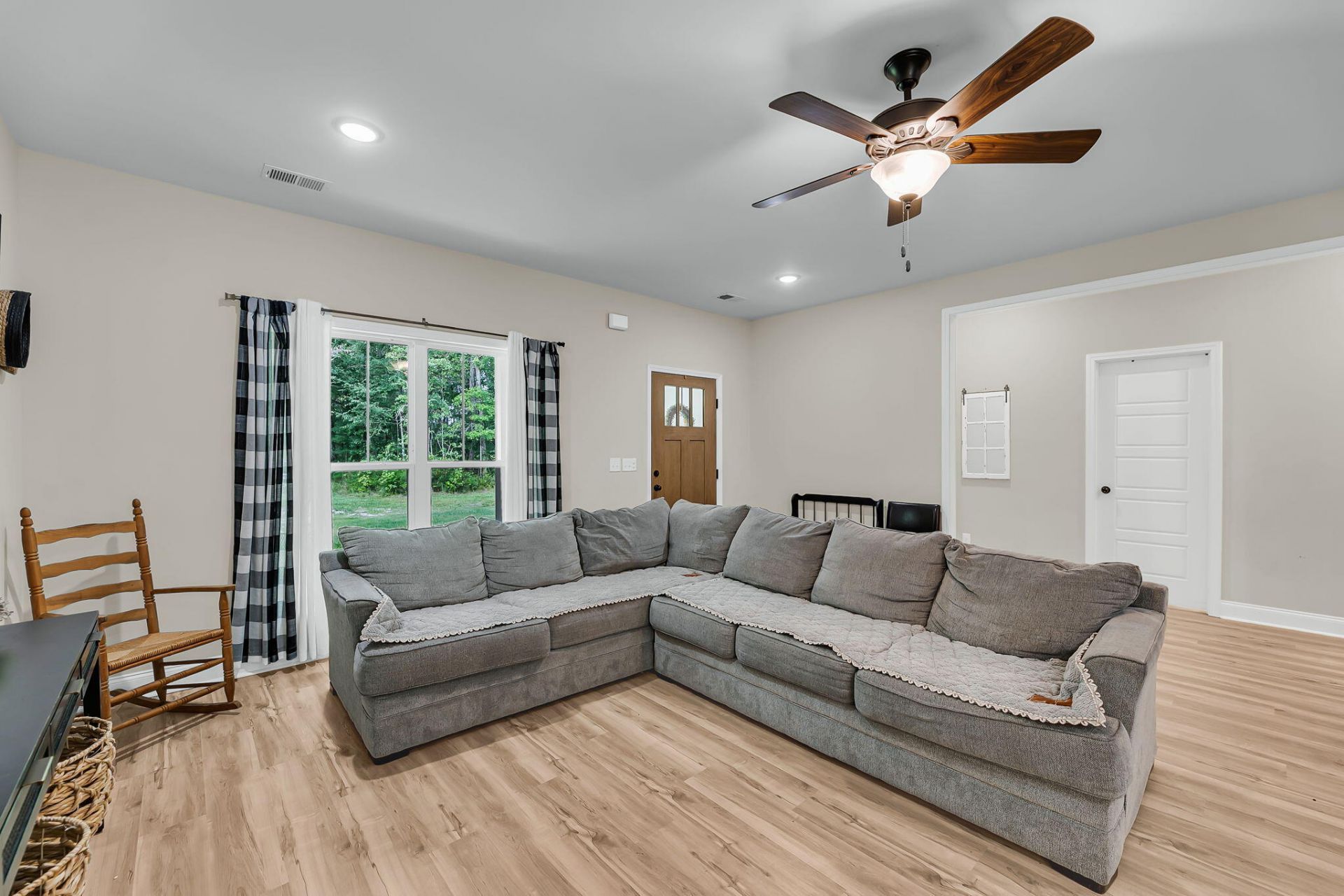 65 Music Lane Photo 12