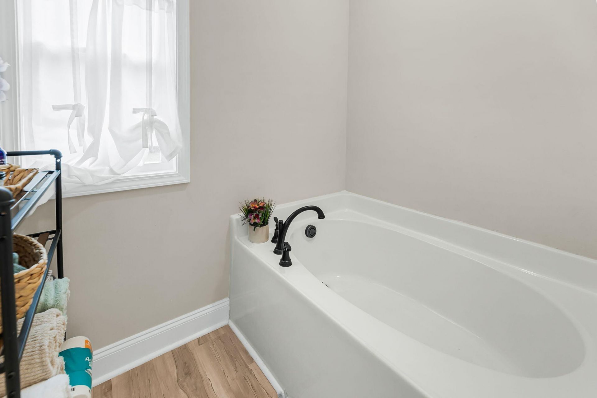 65 Music Lane Photo 20