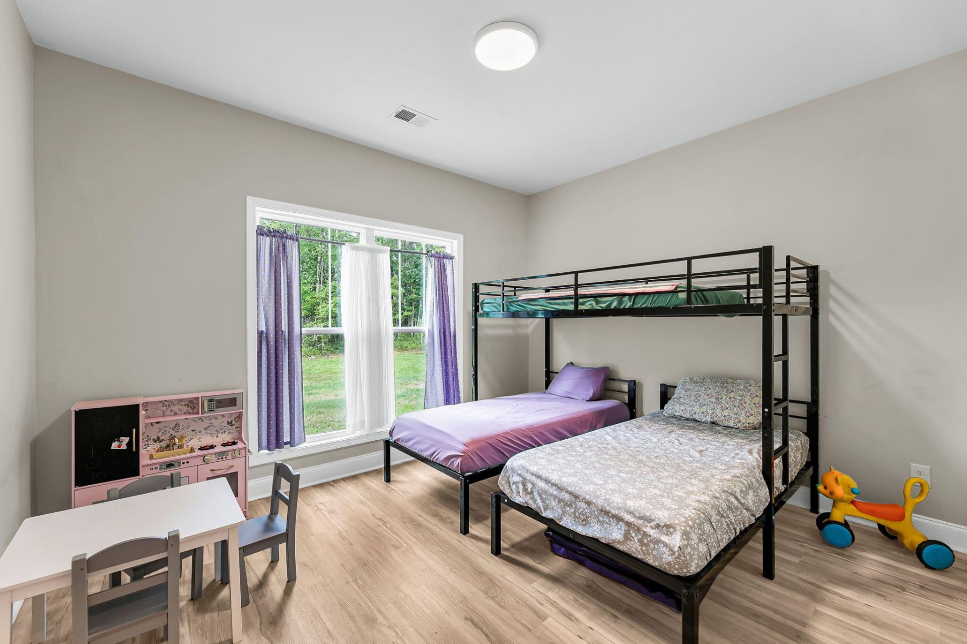 65 Music Lane Photo 26