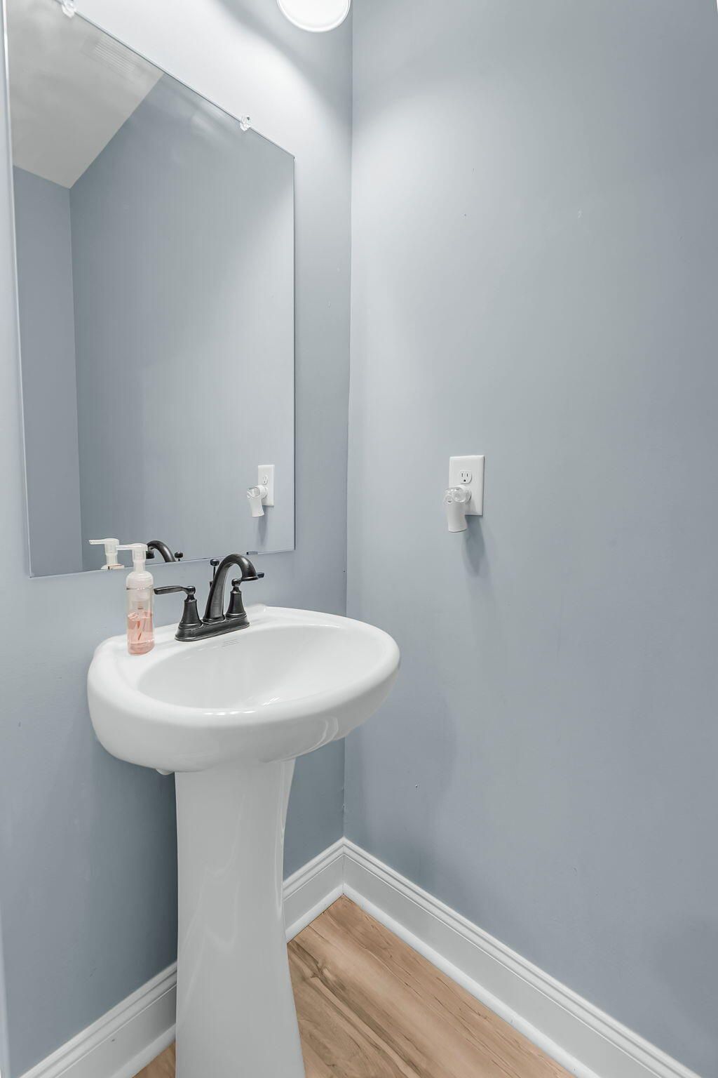 65 Music Lane Photo 28