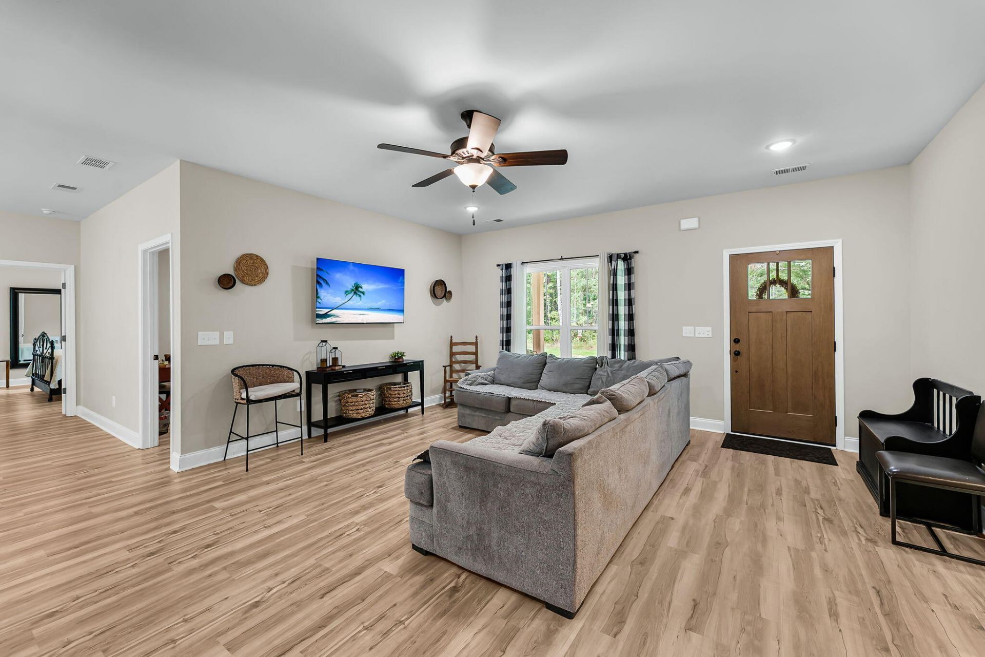 65 Music Lane Photo 9