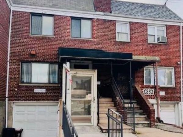 5834 main st , Flushing, NY 11355