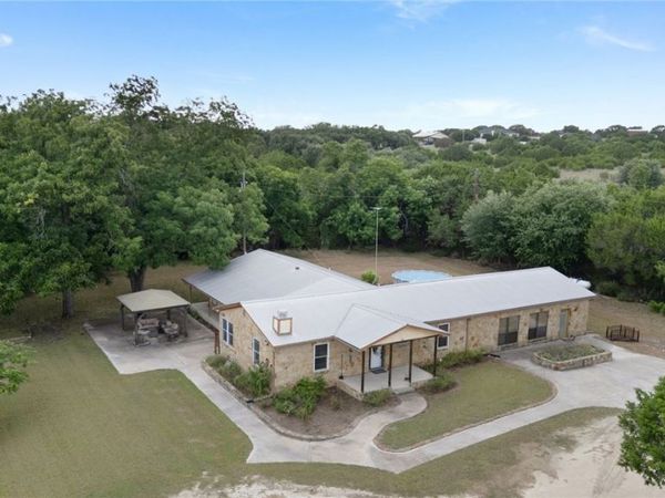 2742 County Road 1045 , Lampasas, TX 76550