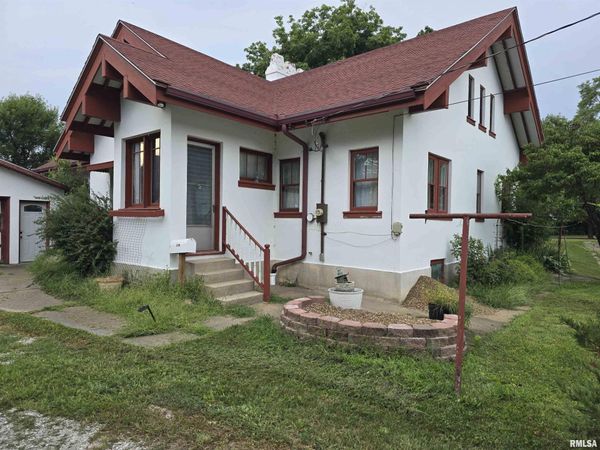 210 Fort Edwards Drive, Warsaw, IL 62379