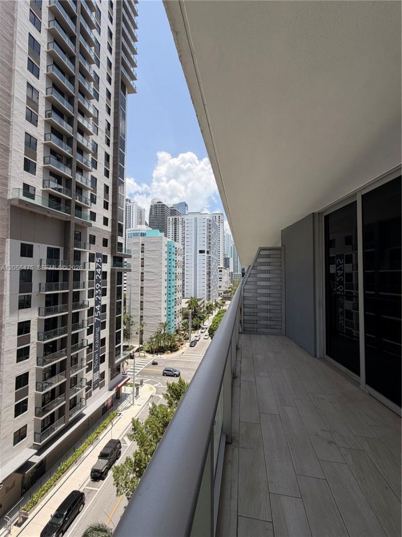 1010 SW 2nd Ave, Unit 707, Miami, FL 33130 Photo