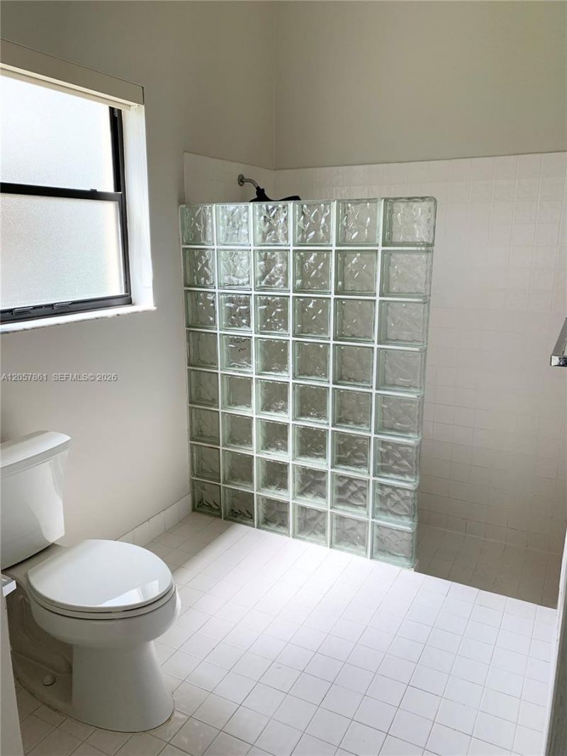 19331 NW 8th St, Pembroke Pines, FL 33029 Photo