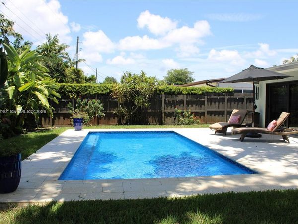 9310 SW 52nd Ter , Miami, FL 33165