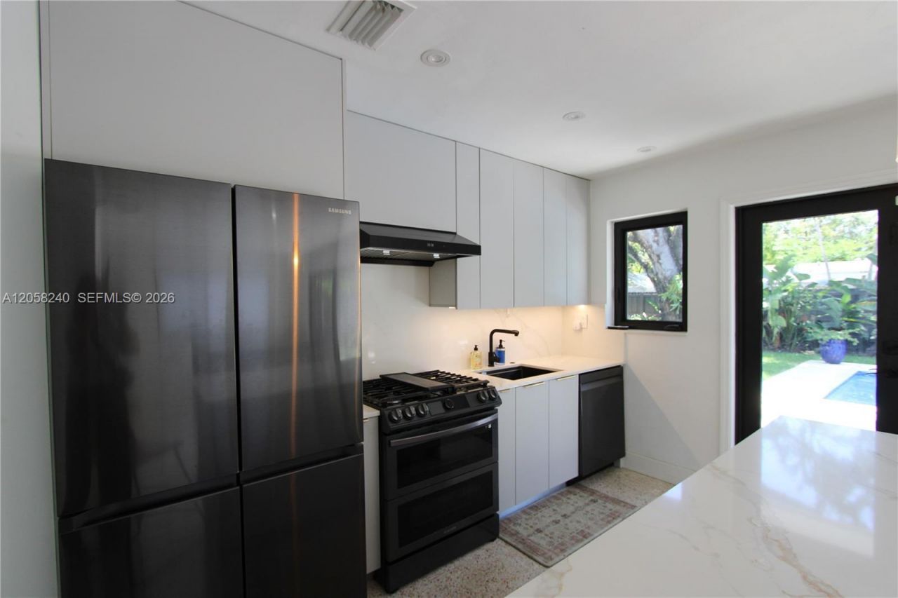 9310 SW 52nd Ter , Miami, FL 33165 Photo