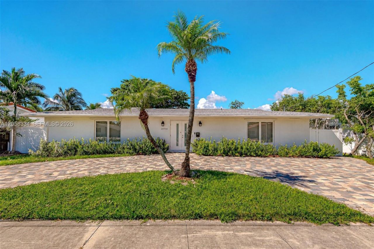 20950 NE 25th Ct, Miami, FL 33180 Photo