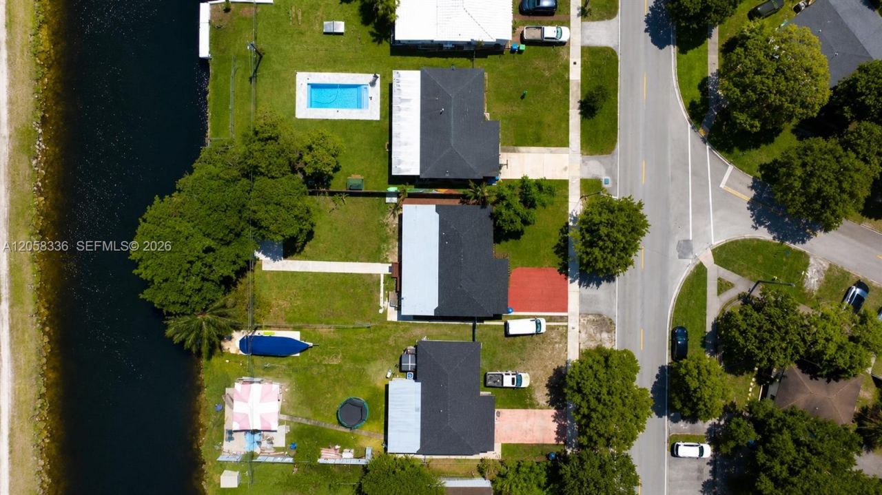 6361 Tamiami Canal Rd, Miami, FL 33126 Photo
