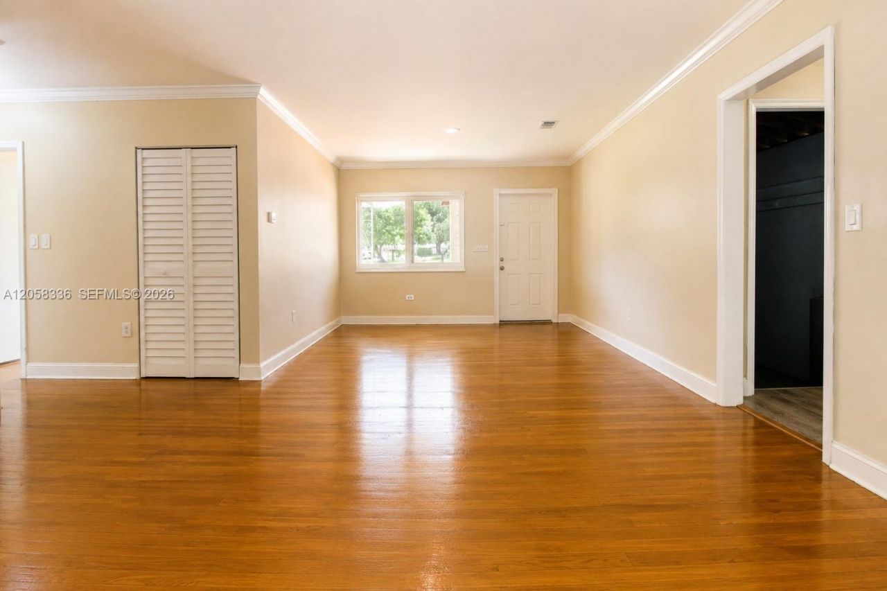 6361 Tamiami Canal Rd, Miami, FL 33126 Photo