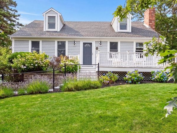 25 Marthas Ln, Harwich, MA 02645
