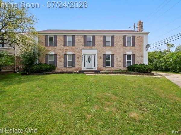 5510 Greenbriar Drive, West Bloomfield Twp, MI 48322