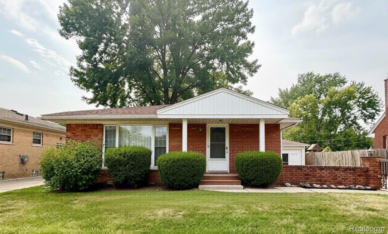 24255 Flower Avenue, Eastpointe, Mi 48021 Main Photo