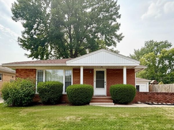 24255 Flower Avenue, Eastpointe, Mi 48021