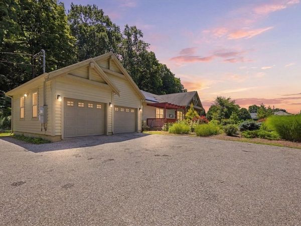 250 N Main St, Sunderland, MA 01375